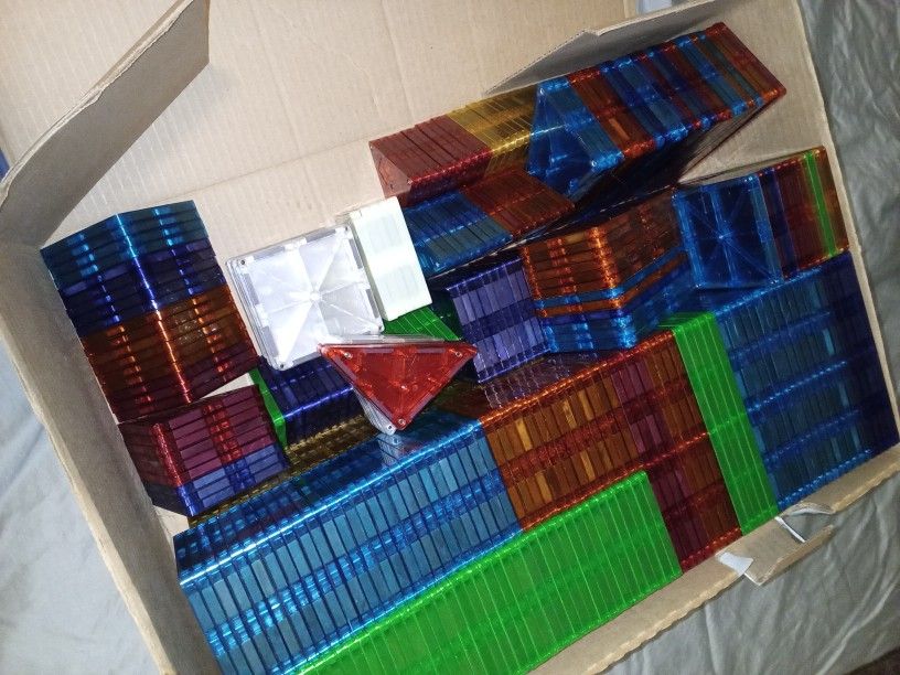 Magna-Tiles Awesome Building Toys (Over 300/$260 Value) Only $40