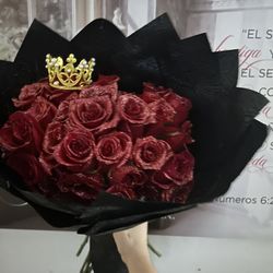 Red Roses Bouquet With Glitter