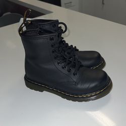 Doc Martens Boots Size C11