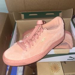 Pink Suede Pumas Size 6