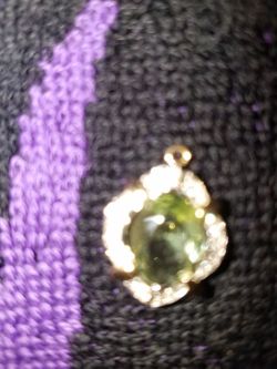 Sterling silver and peridot pendant