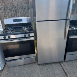 GE Sets 28 Inch New Condition Warranty Stainless Stove Fridge Andcover The Range Microwave..$899 All 3 Item,,90 Days  Warranty