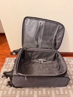 Samsonite Softside Spinner Luggage Carry on