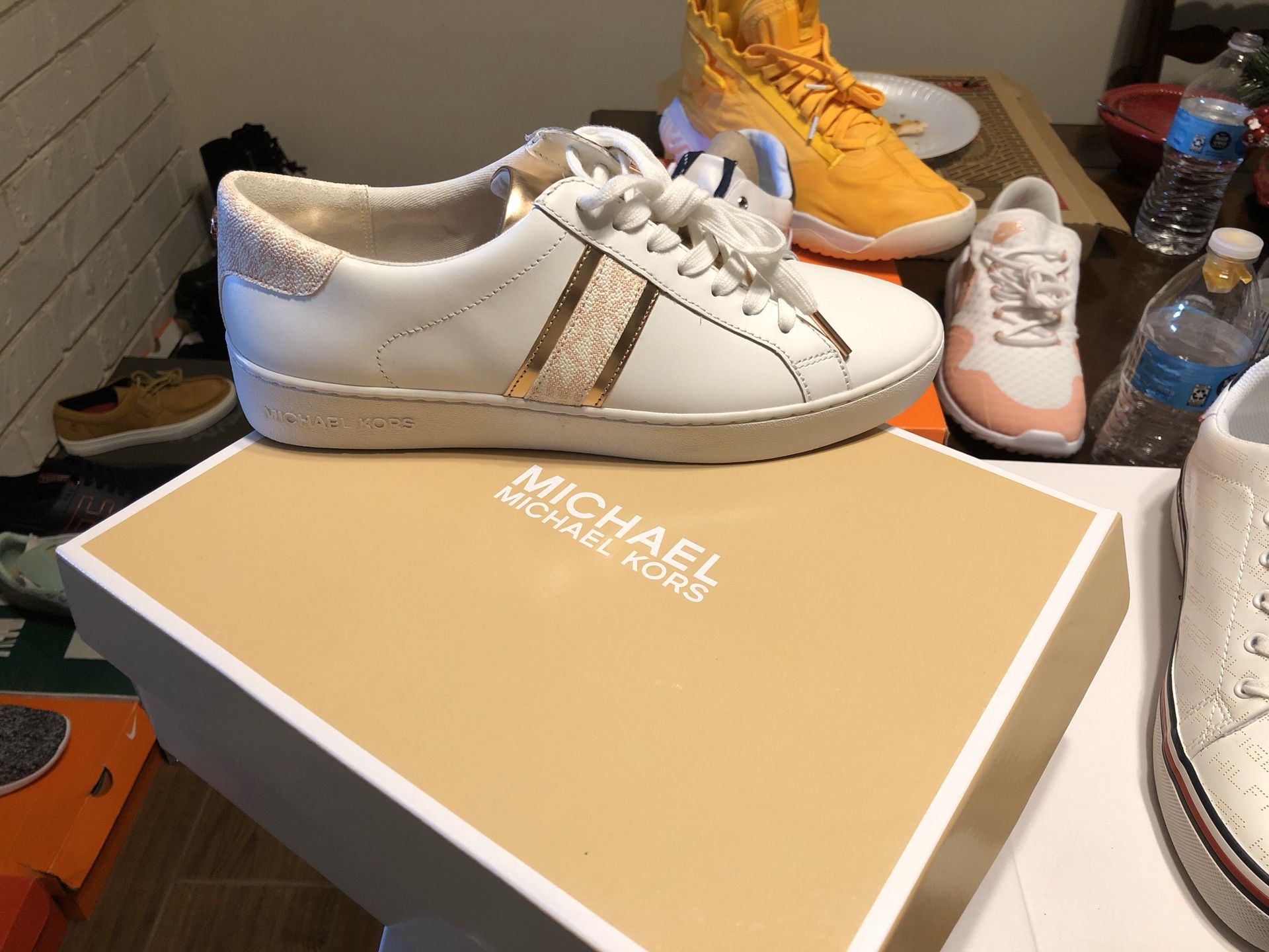 Michael Kors size 9