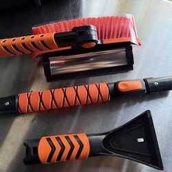 3-In-1 Extendable Multifunctional Snow Brush