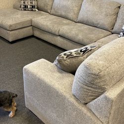 3 piece Gray Sectional Sofa Right or Left Facing Chaise 138x90 Top Stitching Accent Pillows