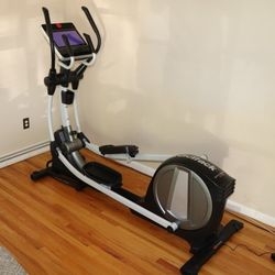 NordicTrack SpaceSaver SE9i Elliptical NTEL14421.2 Excellent Condition 