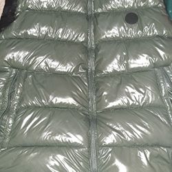 THE RECYCLED PLANET
Recycled Nylon Down Puffer Vest