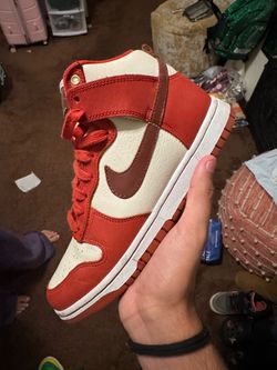 Size 7.5 dunks
