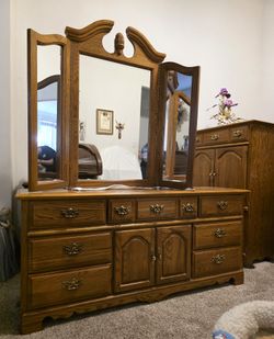 American Drew Oak Queen Bedroom Set
