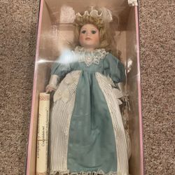 Limited Edition Soft Expressions Genuine Fine Porcelain Doll Vintage White Dress