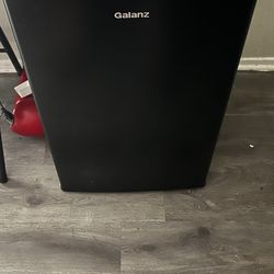 Mini fridge Very Good 