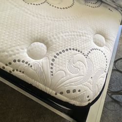 Queen Size Bed Frame With Mattress And Boxspring