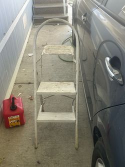 Folding Metal Step Ladder – $10