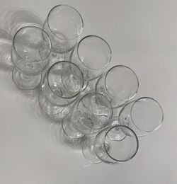 8 Wine Glasses in Excellent Condition