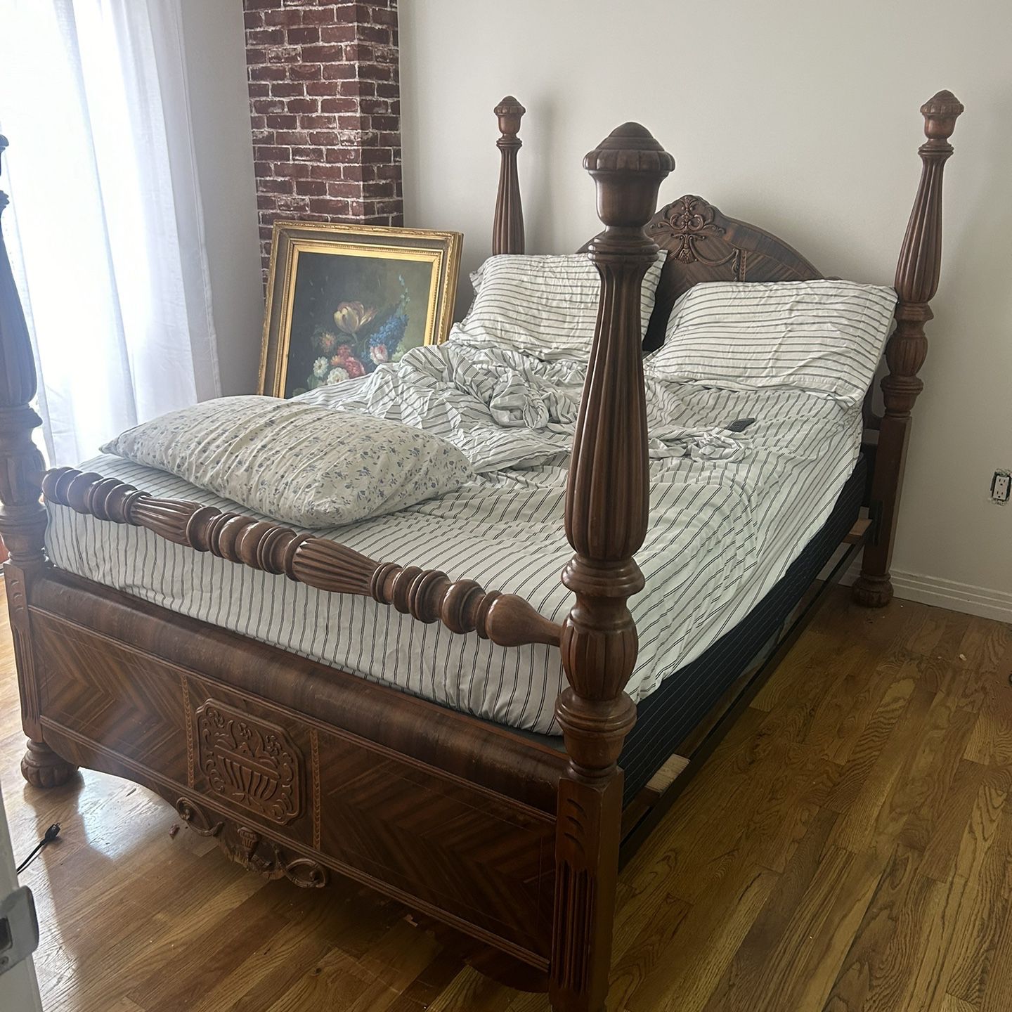 Antique Wooden Full Bed
