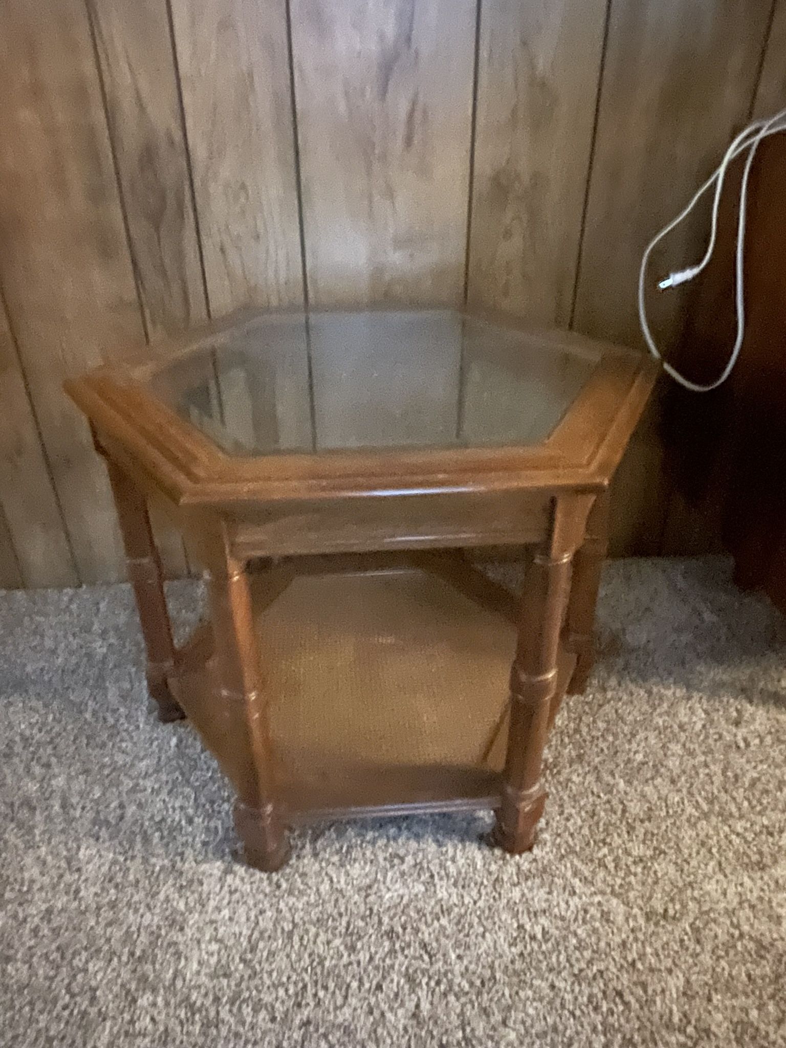 End glass table