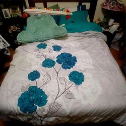 3pc Queen Size Bedroom Set 