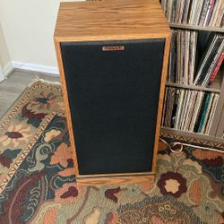 Klipsch Forte II Speakers Near Mint