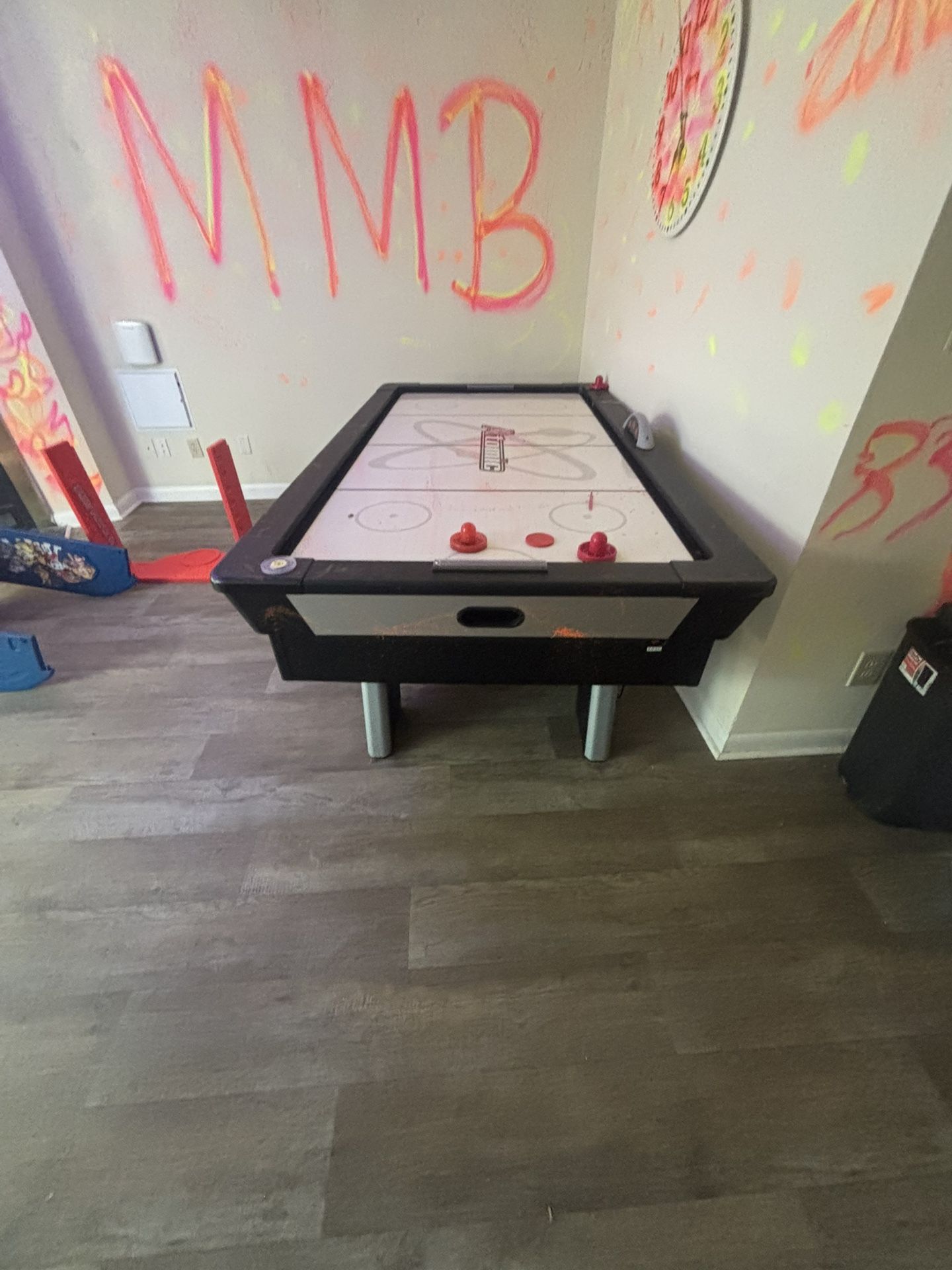 Air Hockey Table