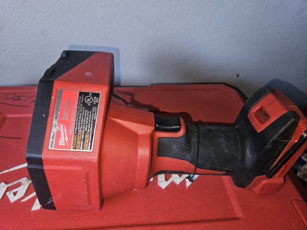 Milwaukee Tie Rod Cutter