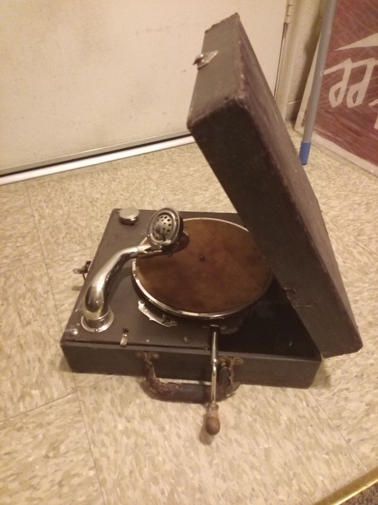 1930 Phonograph Whatchtower