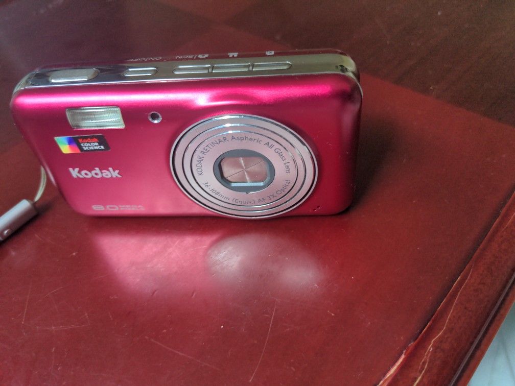 Kodak EasyShare V803 8.0MP Digital Camera