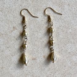 ⚜️ Pretty, handmade gold tone charm & chain earrings reworked from a vintage necklace