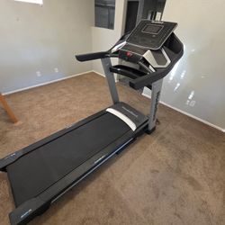 NordicTrack Treadmill - Very Good Condition