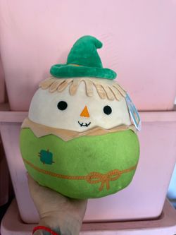 MINI SCARECROW SQUISHMALLOW