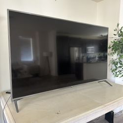 70 Inch LG TV with 3D Goggle Set