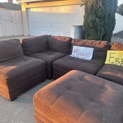 Free Sectional - Couches 