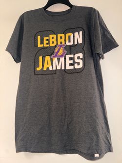 NWOT NBA LeBron James Los Angeles Lakers #23 Graphic T-Shirt Size M