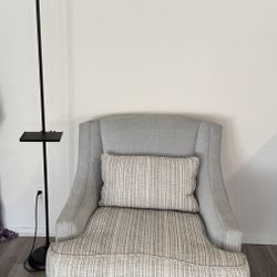 Vintage Armchair w Floor Lamp