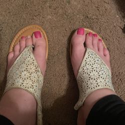 womens sandles never worn super cute