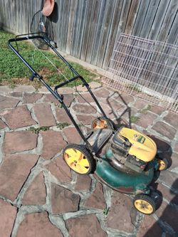 Lawn Mower (AS IS, don't work, don't know why)