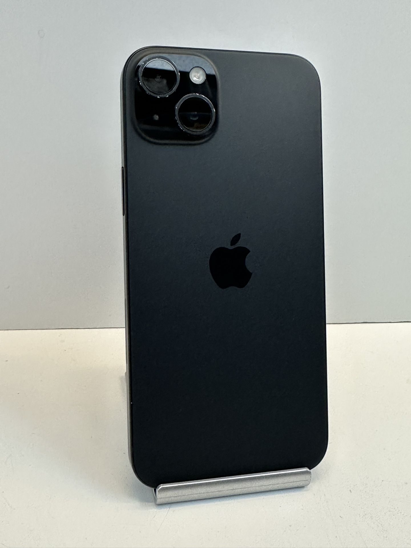 Apple iPhone 15 PLUS 128gb. ( Fully Unlocked Device )