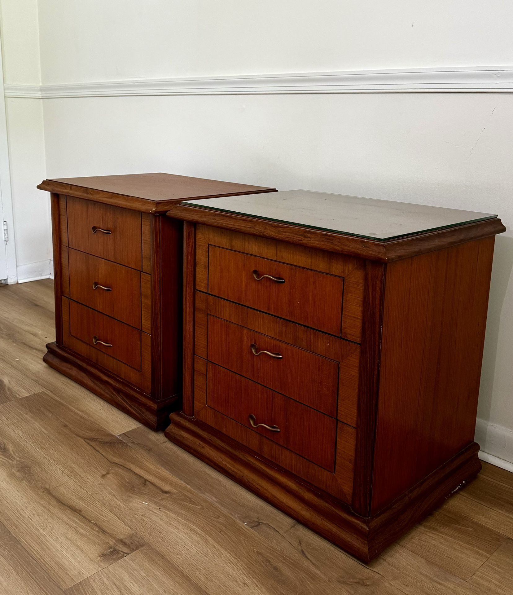 Cherry Wood Bedroom Set – 5 Pieces