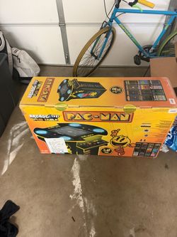 PAC-MAN Pub Table Arcade Machine