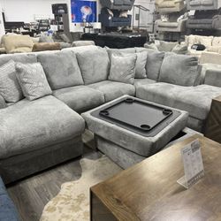 Casselbury 2Pc Double Chaise Sectional NEW IN BOX