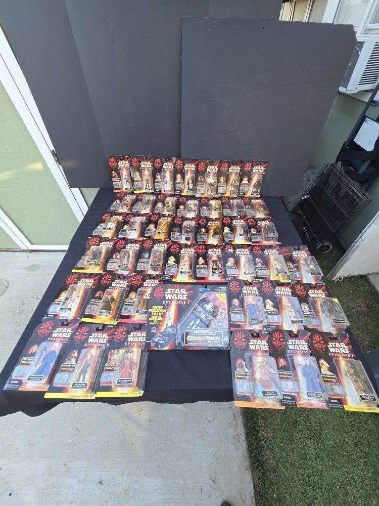 Lot of 42 Star Wars Episode I Action Figures +
CommTech Reader - Phantom Menace
Sealed - Maul, Qui-Gon, Amidala