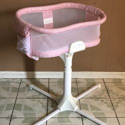 LIKE NEW HALO BABY BASSINET MUSIC LIGHTS AND SONGS WORKS 