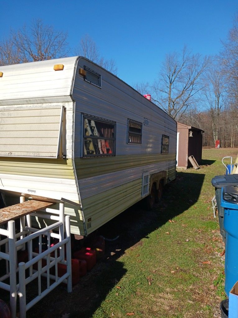 24x8-ft Prowler Trailer Sleep 5 ,6 People