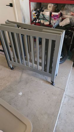 Folding Baby Crib