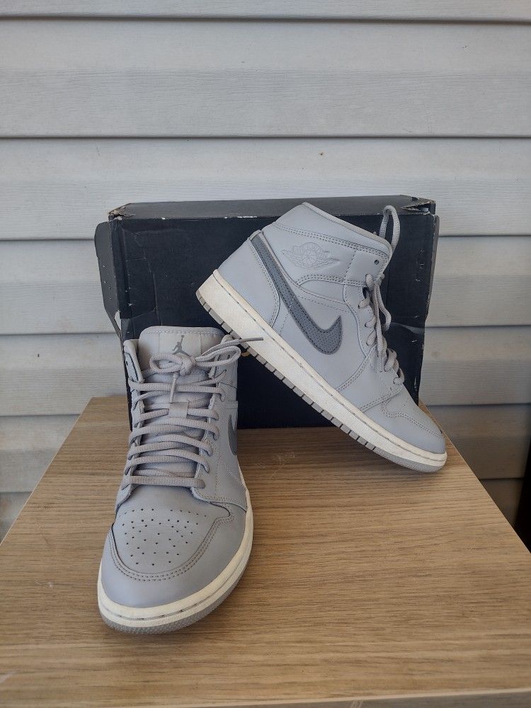 Air Jordan 1 Mid Wolf Grey - 554724-033 for Men's size 8.5