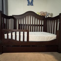 Convertible Baby Crib