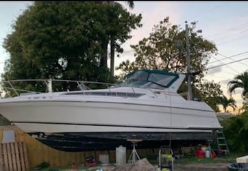 2 Gas Motors 5.7L Mercruiser engines motors  For  Sale
