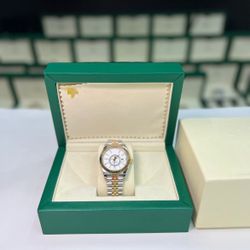 Available 🔥🔥New Watch ⌚️