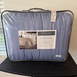 NEW Twin Size Blue Comforter, Damask Stripe Reverses to Solid by Charter Club, New in Package, Perfect For Dorm