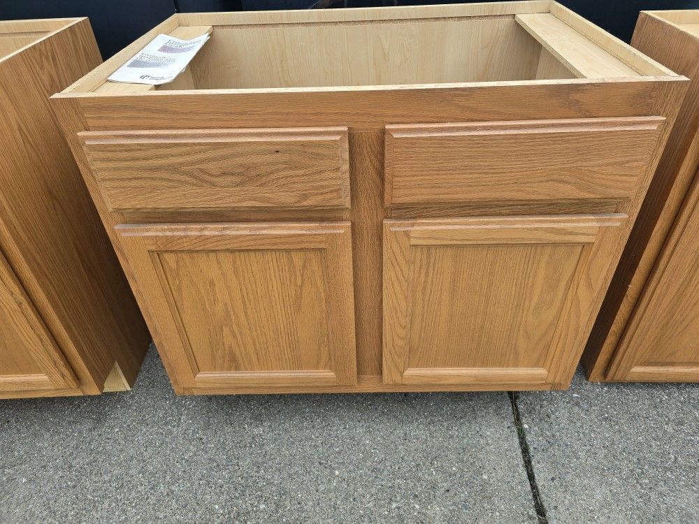 Cabinets / Vanities - New